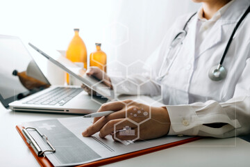 General Medical Services (GMS) and general practitioners (GPs or family physicians). Successful diagrams. Smart doctors make report notes (COVID-19).
