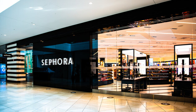 Santa Clara, CA, USA - January 14, 2021: Sephora fashion luxury designer cosmetics and fragrance store in a shopping mall. a French multinational retailer of personal care and beauty products.