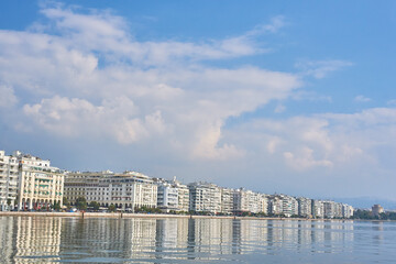 Fototapeta na wymiar View of Thessaloniki's architecture and the blue sea