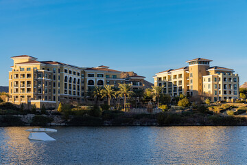 Obraz premium Afternoon view of the beautiful scenery around Lake Las Vegas