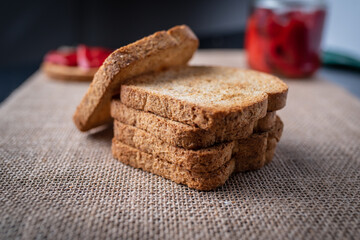 biscotes,
rusk