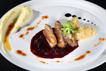 Peking duck with mashed potatoes