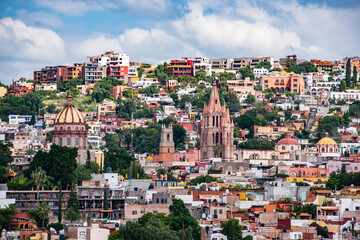 Fototapeta na wymiar View of the historic center of colonial San Miguel de Allende, Guanajuato, Mexico