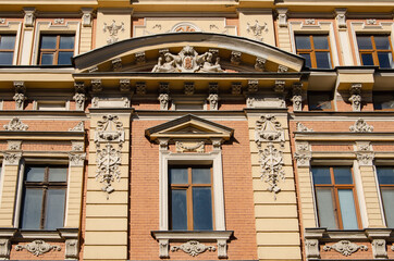 Obraz premium Architectural background classic building with decor elements