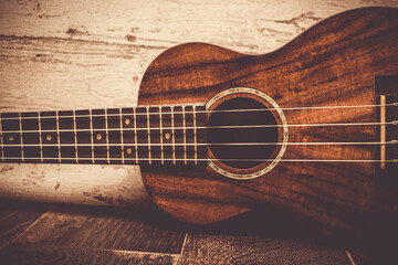 アンティーク調のウクレレ