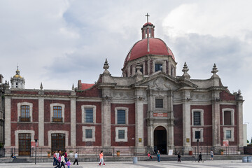 Fototapeta premium Basilica de Guadalupe en la ciudad de Mexico