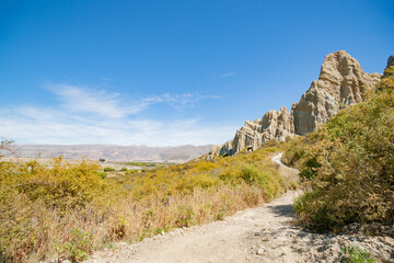 Walking track into Clay cliffs of Omarama