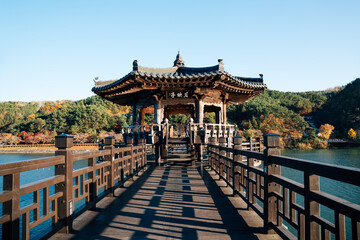 Obraz premium Woryeonggyo Bridge on Nakdong river in Andong, Korea