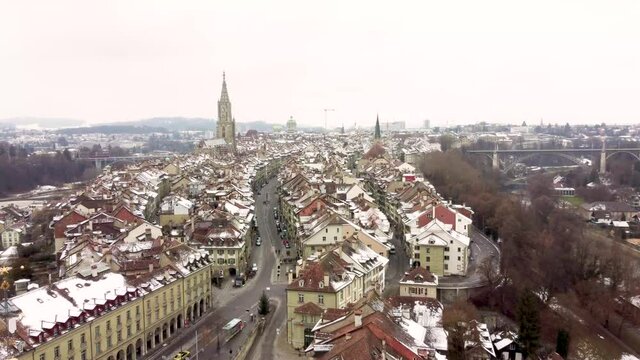  Flug &uuml;ber Bern Schweiz Hauptstadt im Winter mit Schnee