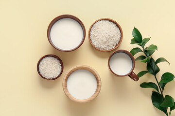 Obraz na płótnie Canvas Healthy rice milk on color background