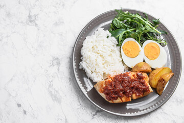 チキンのトマトソース