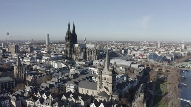 Panorama Luftaufnahmen Koeln Stadt Dom Gross St. Martin Rohdaten D-Log H.265 10Bit 2.7K 50f/s