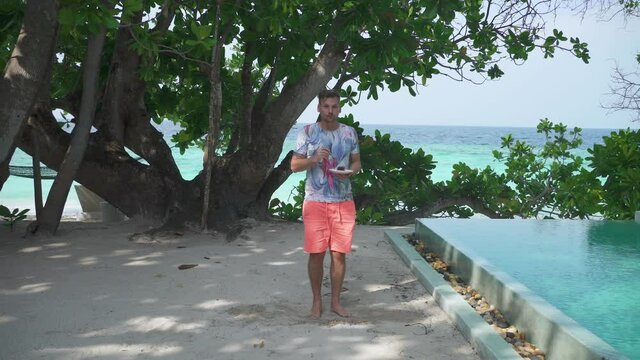 The guy on vacation recovered a lot, he eats a delicious chocolate cake and then he was caught and he decided to overpay into an athlete, a wonderful freak unusual.