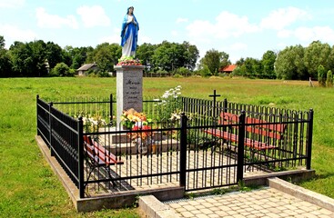 Tuchla , Czerniawka , Charytany , Piaski © woodyd