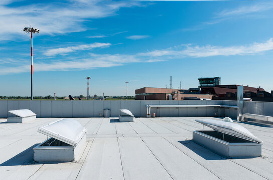 Prese d'aria in edificio industriale