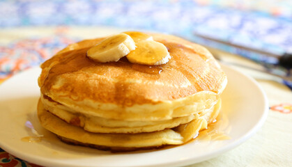 Fototapeta na wymiar pancakes with honey