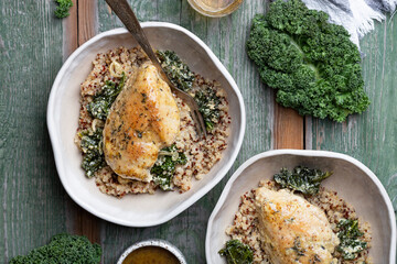 chicken, quinoa and cale with wine sauce