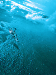 海に浮かぶボート