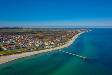 Luftbildaufnahme der Seebrücke im Ostseebad Kühlungsborn, Mecklenburg-Vorpommern, Deutschland