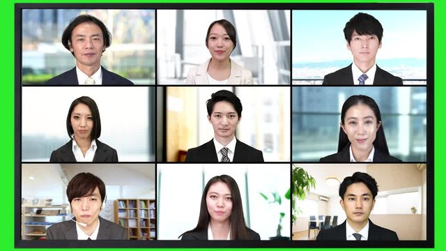 オンライン会議　イメージ　ビジネス9人　全員　聞き手　スーツ　モニター枠付　クロマキー　合成用