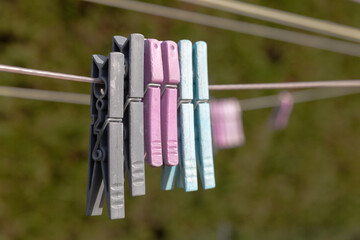 Pinces à linge sur fil