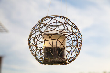 Bougie suspendue en ext&eacute;rieur