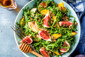 Autumn fig and arugula salad