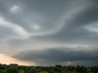 Aufziehende Unwetterfront im Sommer