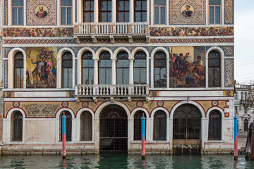 Fototapeta na wymiar 15th century Palazzo da Mula Morosini, residential home to a noble family, Venice, Italy