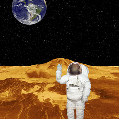 Obraz premium Astronaut posing on extrasolar planet. Earth similar planet on the background. The elements of this image furnished by NASA.