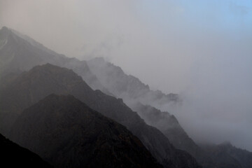 Brume sur l'Himalaya, Gangotri