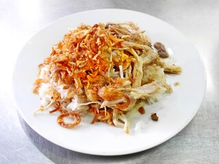 ベトナム料理のソイガー（鶏おこわ）