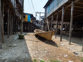 Fototapeta na wymiar Floating houses in Belen, Iquitos