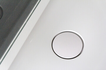 Dusche Abfluss weiß mit Glasscheibe