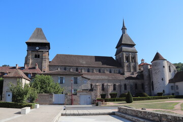Fototapeta na wymiar Nouvelle-Aquitaine - Limousin - Creuse - Chambon-sur-Voueize - Abbatiale Sainte-Valérie