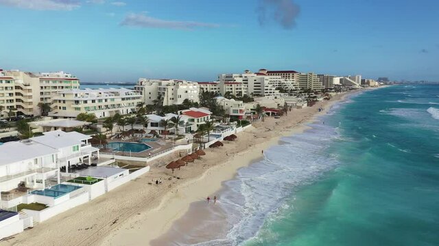 Cancun, Mexico - January 15, 2020 : Cancun, A Mexican City On The Yucatan Peninsula Known For Its Beaches, Resorts And Nightlife. Shot During The COVID Pandemic, 2020.