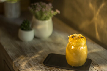 Frappe, golden milk