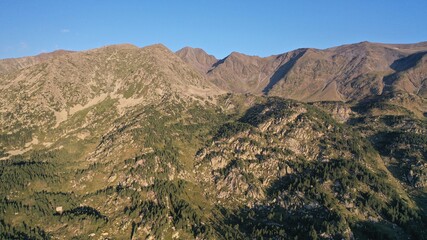 survol des lacs et forets des Bouillouses dans les Pyrénées-Orientales