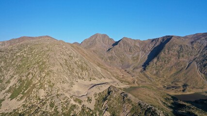 survol des lacs et forets des Bouillouses dans les Pyrénées-Orientales