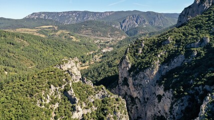 survol de la haute vallée de l'Aude en Occitanie