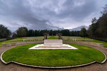 Fototapeta premium BECKLINGEN WAR CEMETERY Second World War Friedhof für die Soldaten aus dem 2. Weltkrieg