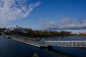 Obraz premium bridge over the river 