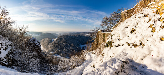 Blick von der Burg Hohengrundelfingen im Winter.