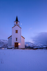 Fototapeta na wymiar Kirche von Hillesoy, Brensholmen, Norwegen