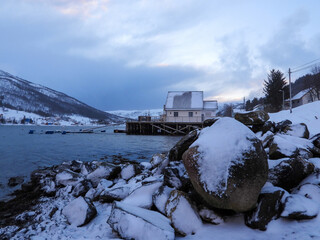 Fjord im Winter, Kvaloya, Norwegen