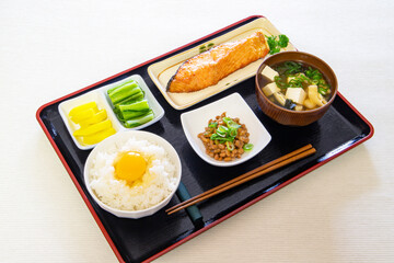 朝食