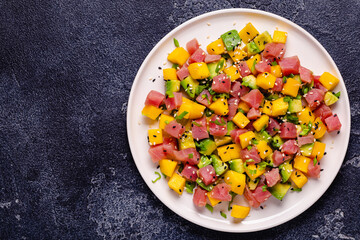 Tuna mango avocado salad tartare.