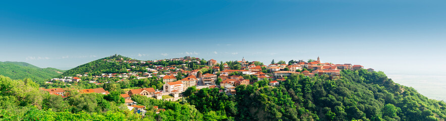 Fototapeta na wymiar Panoramic view on Signagi and Alazani valley, Georgia. Sighnaghi city of love in Georgia, Kakheti region.