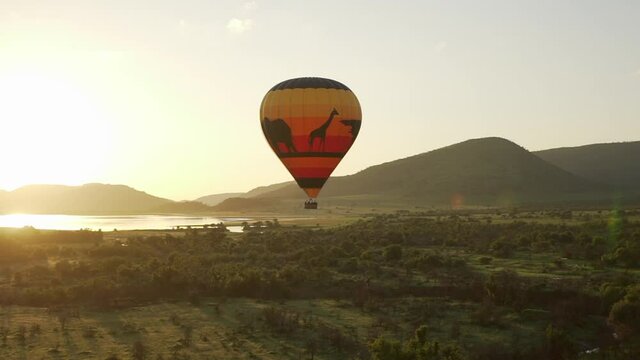 Sunrise hot air balloon safari South Africa 