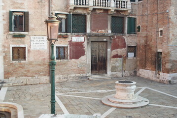 Fototapeta na wymiar venice italy urban street traditional historic